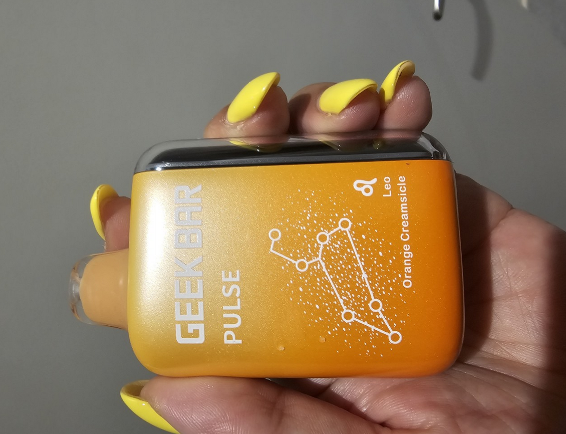 Geek Bar Pulse 15K vape with best flavors